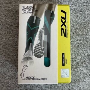2XU Hyoptik Compression Socks in Black and Teal Size Small